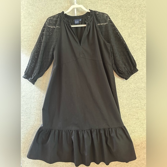 GAP Dresses & Skirts - GAP Black Ruffle V-Neck Casual Dress